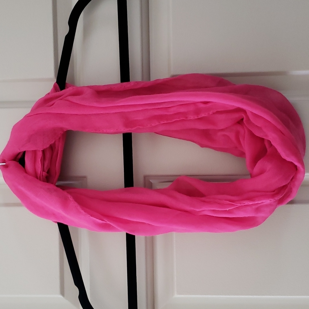 Raspberry Infinity scarf